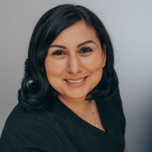 Jazmin, insurance coordinator at Radiance Dentistry in Irving